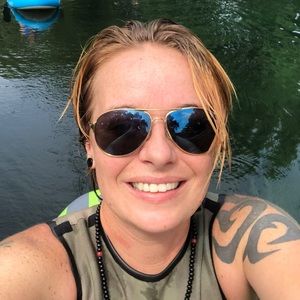 Meet your Posher, Stephanie